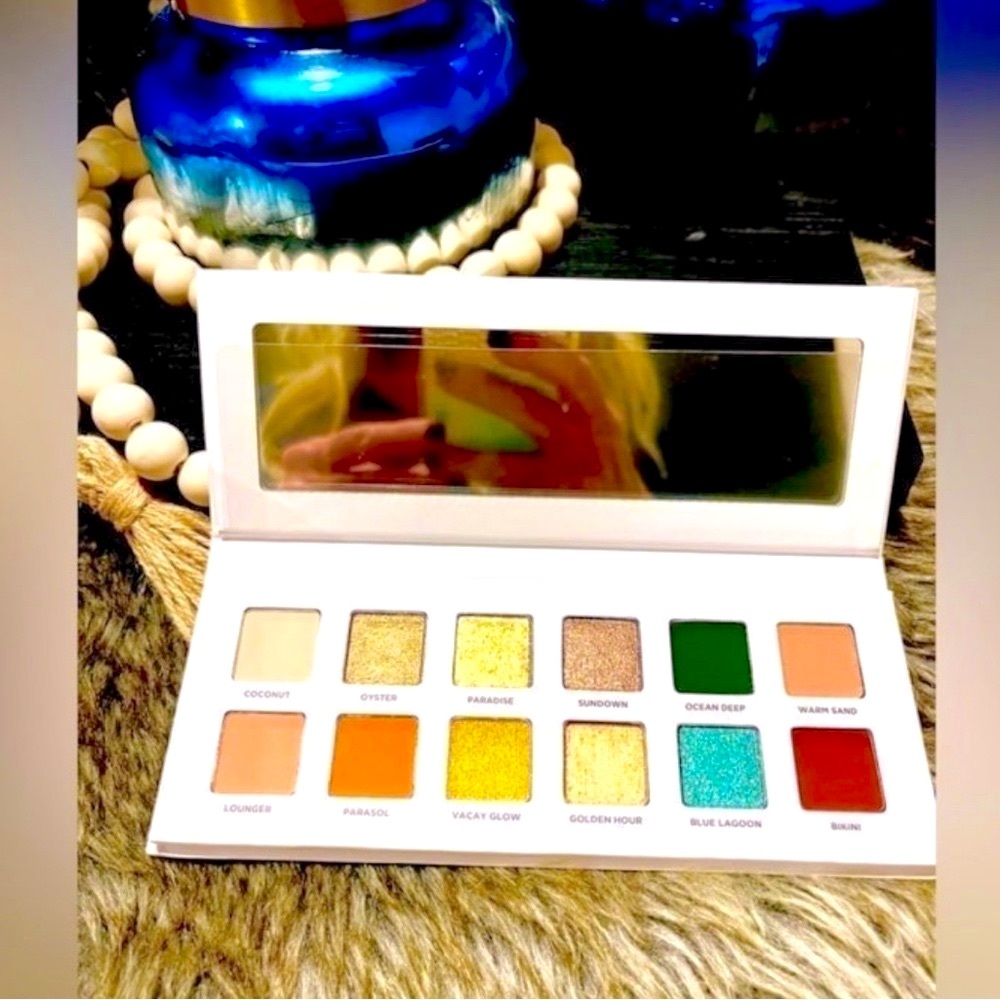 NWT ICONIC LONDON Eveshadow Palette beachside babe